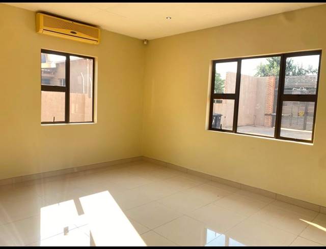 8 BEDROOM APARTMENT FOR SALE IN WIERDA PARK